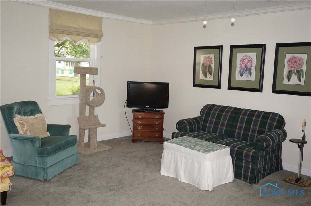 349 Colony Road Rossford, OH 43460 - Photo 2 of 25 Gallery Image 2