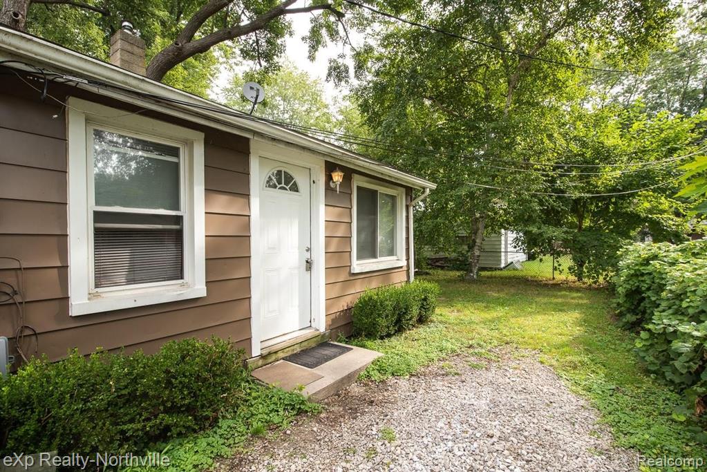 21730 Middlebelt Road Farmington Hills, MI 48336 - Photo 5 of 27