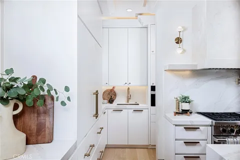 $13,500,000 | 1962 Port Cardiff Place, Newport Beach, CA 92660