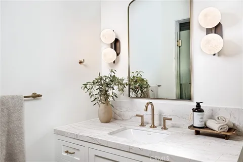 $13,500,000 | 1962 Port Cardiff Place, Newport Beach, CA 92660