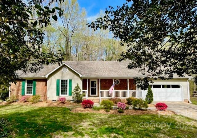 511 Braewick Road Tryon, NC 28782 - Photo 4 of 40 Gallery Image 4