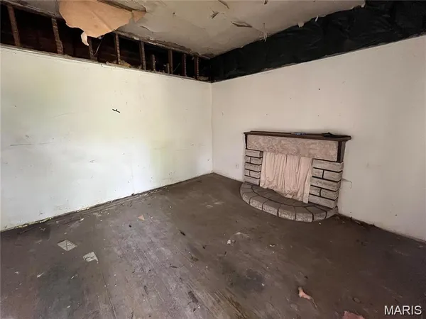 $19,900 | 311 East Monroe Street, Paris, MO 65275