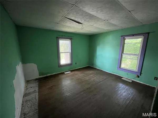 $19,900 | 311 East Monroe Street, Paris, MO 65275