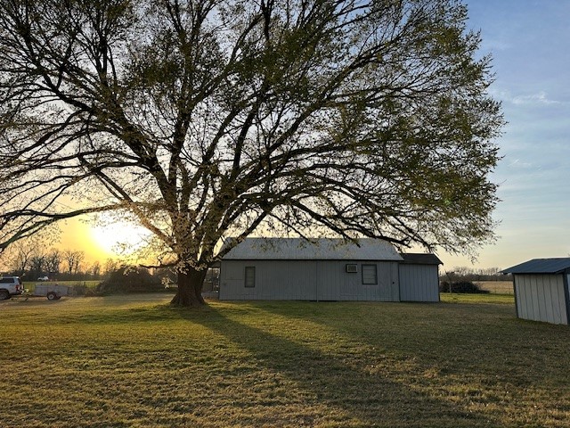 18943 Highway 7 Centerville, TX 75833 - Photo 11 of 33 a view of a large yard with large tree