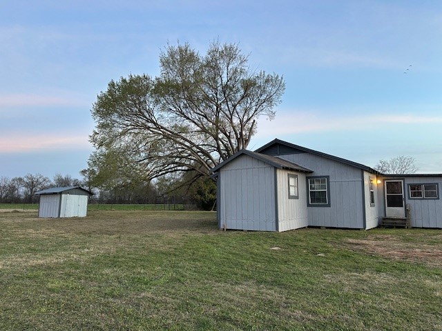18943 Highway 7 Centerville, TX 75833 - Photo 4 of 33 a view of a backyard with large trees