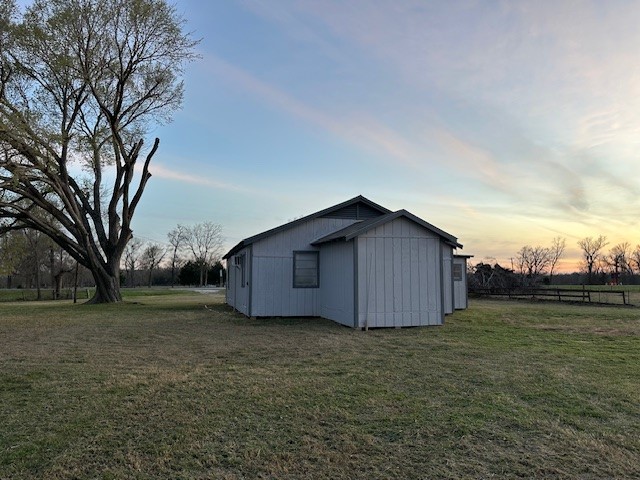 18943 Highway 7 Centerville, TX 75833 - Photo 5 of 33 a wooden bench sitting in middle of a field