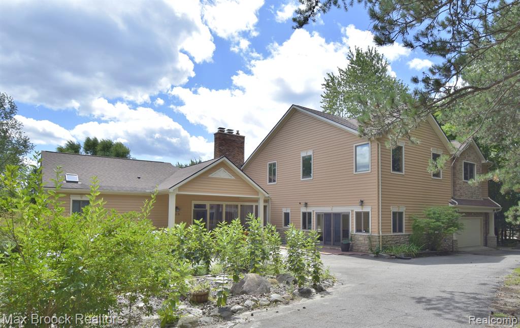 1615 Dutton Road Rochester Hills, MI 48306 - Photo 1 of 50