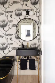 a view of entryway and hall