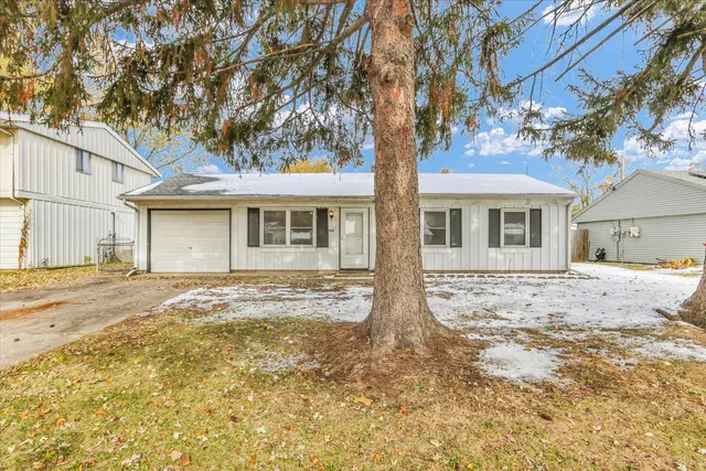 $189,900 | 2808 Carrelton Drive, Champaign, IL 61821