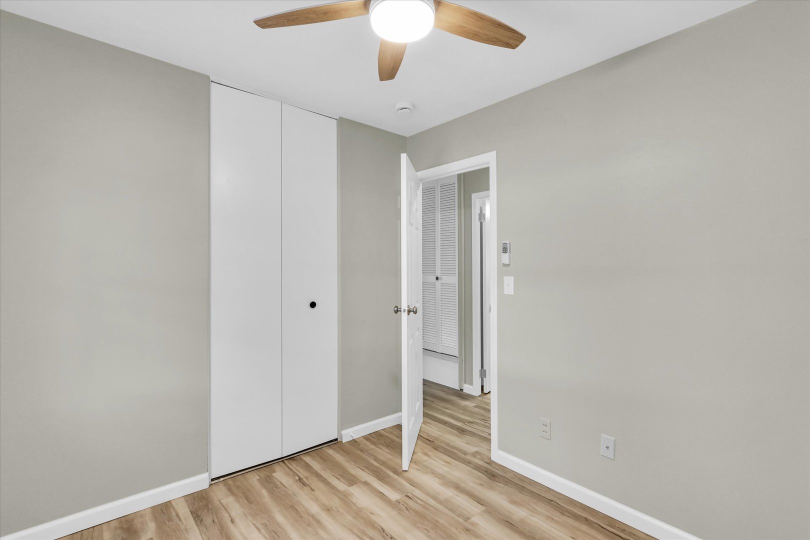 2808 Carrelton Drive Champaign, IL 61821 - Photo 15 of 24 a view of a livingroom with wooden floor