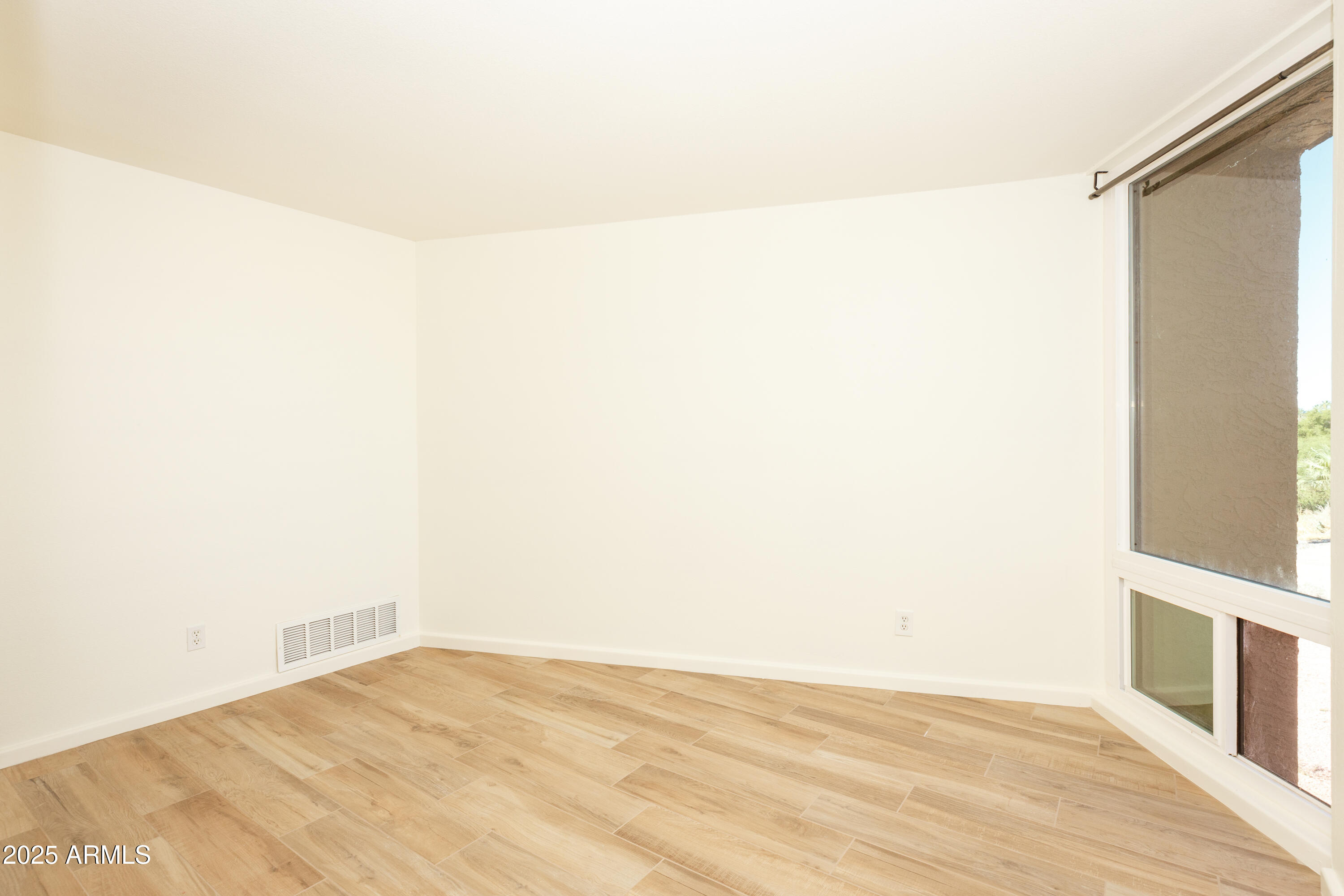 7401 North Scottsdale Road, Unit 51 Paradise Valley, AZ 85253 - Photo 8 of 12 a view of an empty room