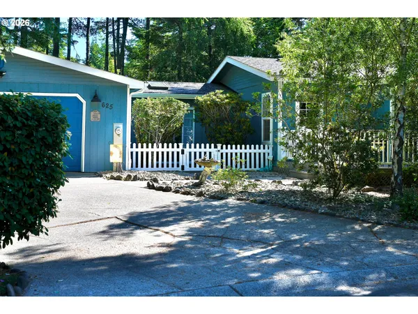 $485,000 | 625 Glenbrook Circle, Florence, OR 97439