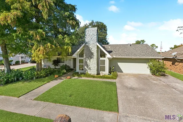 $267,000 | 2223 West Canterbury Drive, Laplace, LA 70068