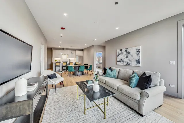 $775,000 | 1317 North Western Avenue, Unit 503, Chicago, IL 60622