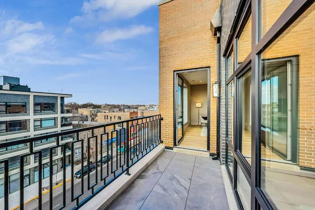 $775,000 | 1317 North Western Avenue, Unit 503, Chicago, IL 60622
