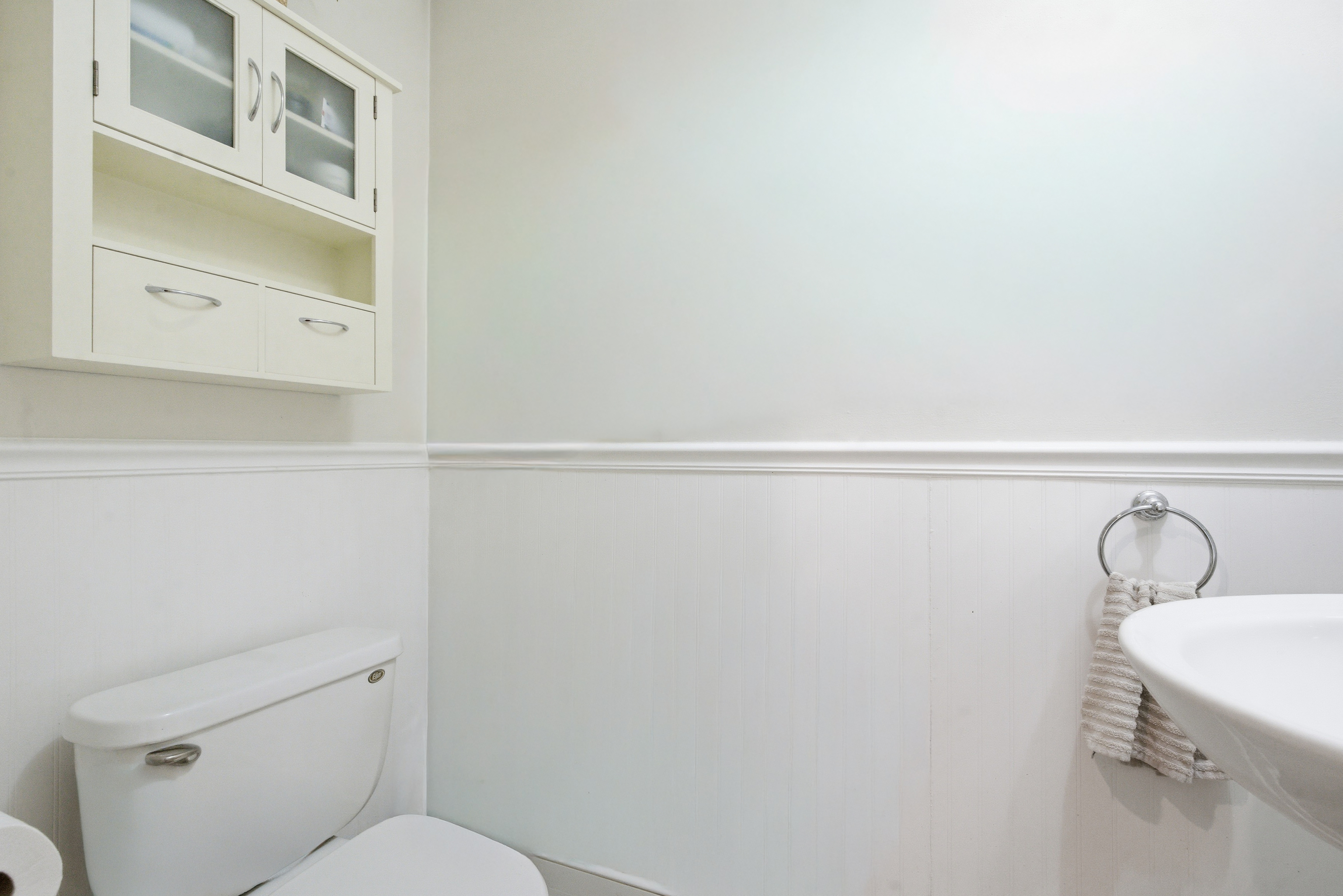 382 Knapps Highway, Unit 382 Fairfield, CT 06825 - Photo 8 of 22 a bathroom with a toilet and a sink