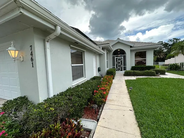 $490,000 | 7461 Southeast Autumn Lane, Hobe Sound, FL 33455