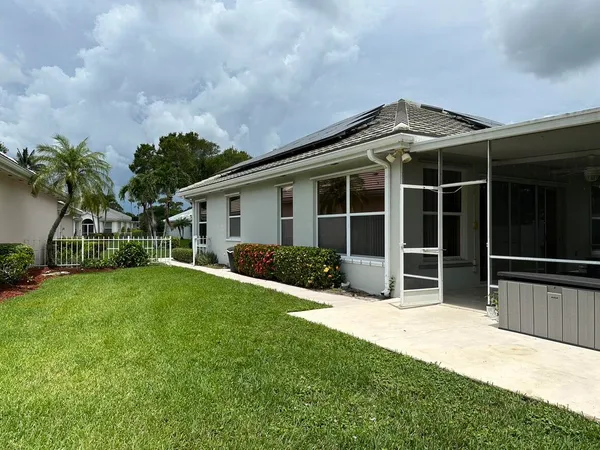 $490,000 | 7461 Southeast Autumn Lane, Hobe Sound, FL 33455