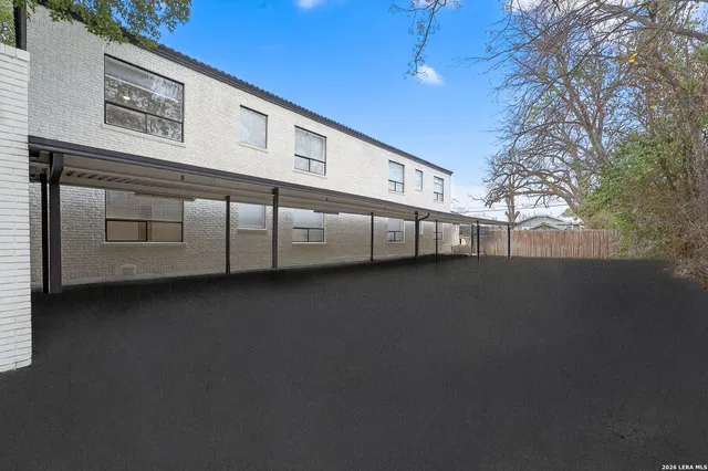 $1,450 | 1635 West Mulberry Avenue, Unit 206, San Antonio, TX 78201