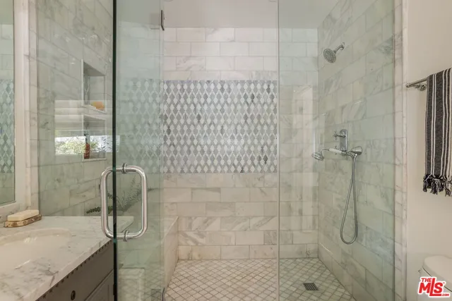 $2,695,000 | 11349 Canton Drive, Studio City, CA 91604