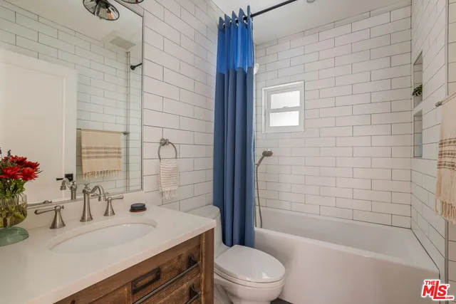 $2,695,000 | 11349 Canton Drive, Studio City, CA 91604