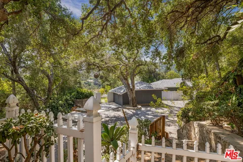 $2,550,000 | 11349 Canton Drive, Studio City, CA 91604