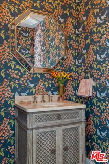 $2,550,000 | 11349 Canton Drive, Studio City, CA 91604