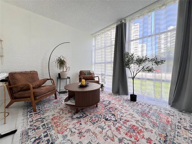 $2,500 | 501 Three Islands Boulevard, Unit 119, Hallandale Beach, FL 33009