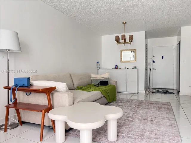 $2,500 | 501 Three Islands Boulevard, Unit 119, Hallandale Beach, FL 33009