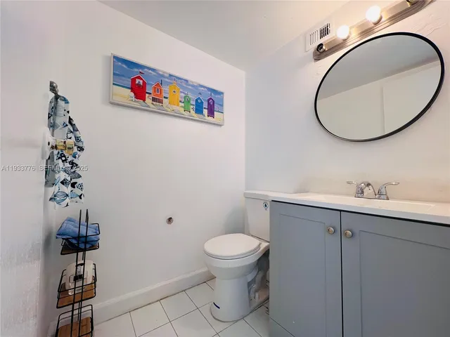 $2,500 | 501 Three Islands Boulevard, Unit 119, Hallandale Beach, FL 33009