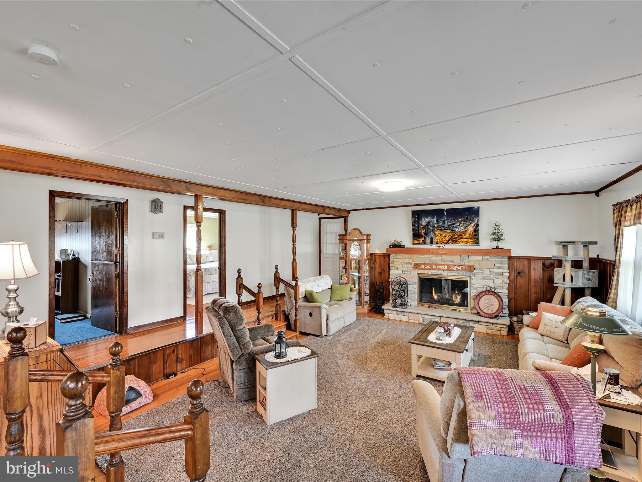 539 Suedberg Road Pine Grove, PA 17963 - Photo 4 of 36 Living Room