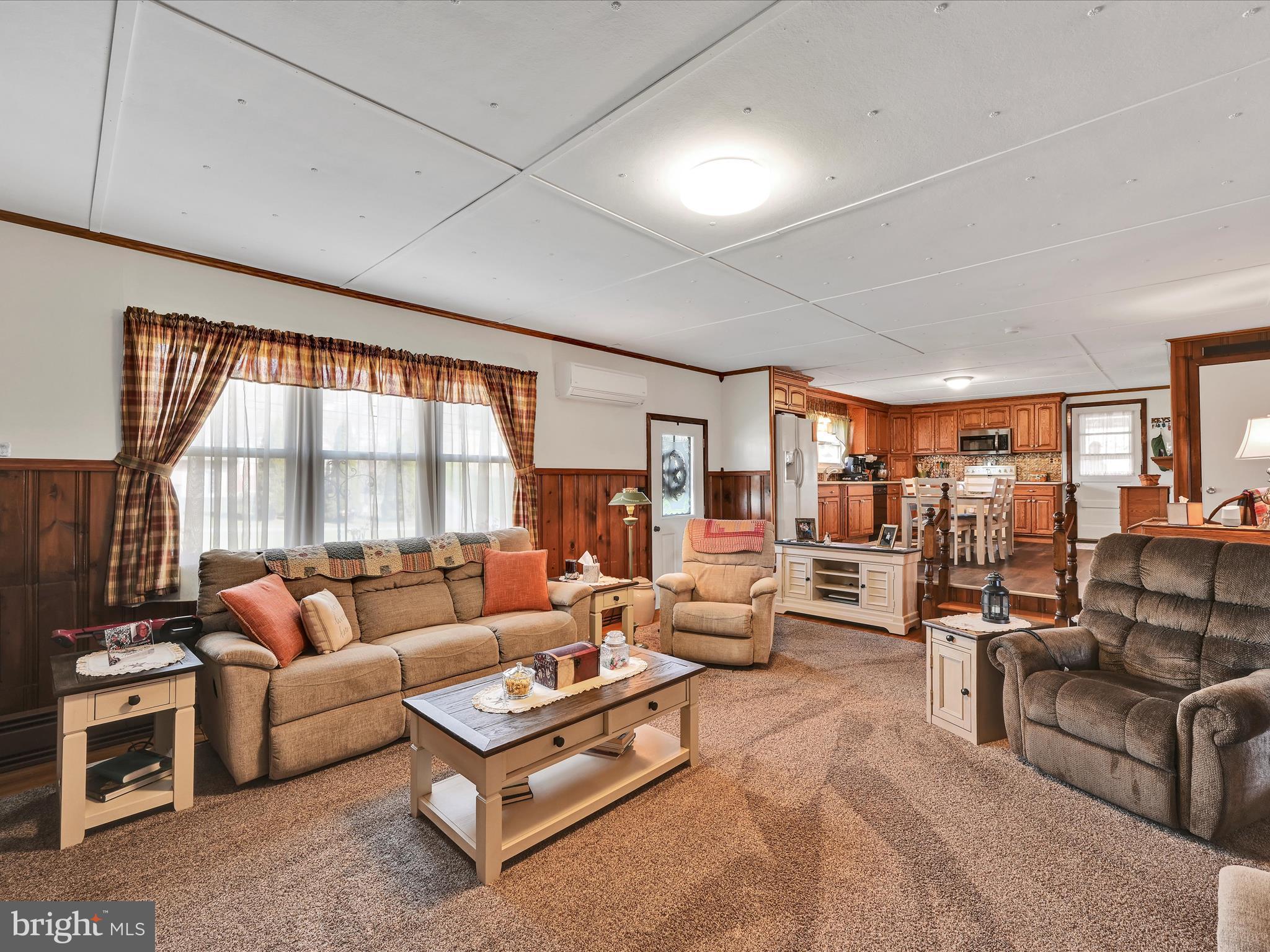 539 Suedberg Road Pine Grove, PA 17963 - Photo 5 of 36 Living Room