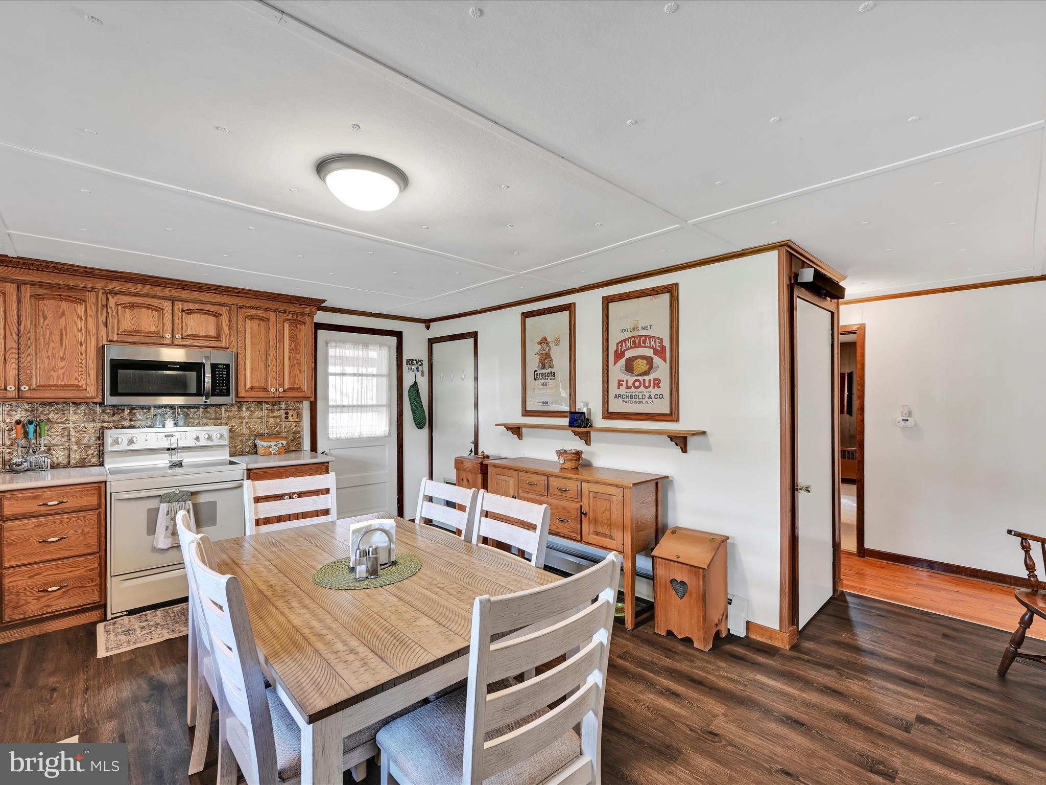 539 Suedberg Road Pine Grove, PA 17963 - Photo 7 of 36 Eat-In-Kitchen