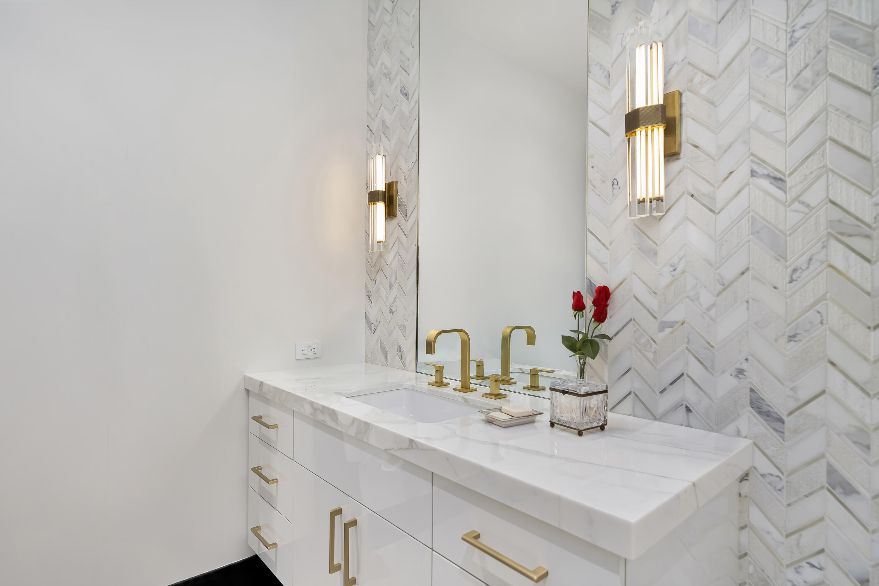 40440 Morningstar Road Rancho Mirage, CA 92270 - Photo 47 of 64 Guest bathroom in main home