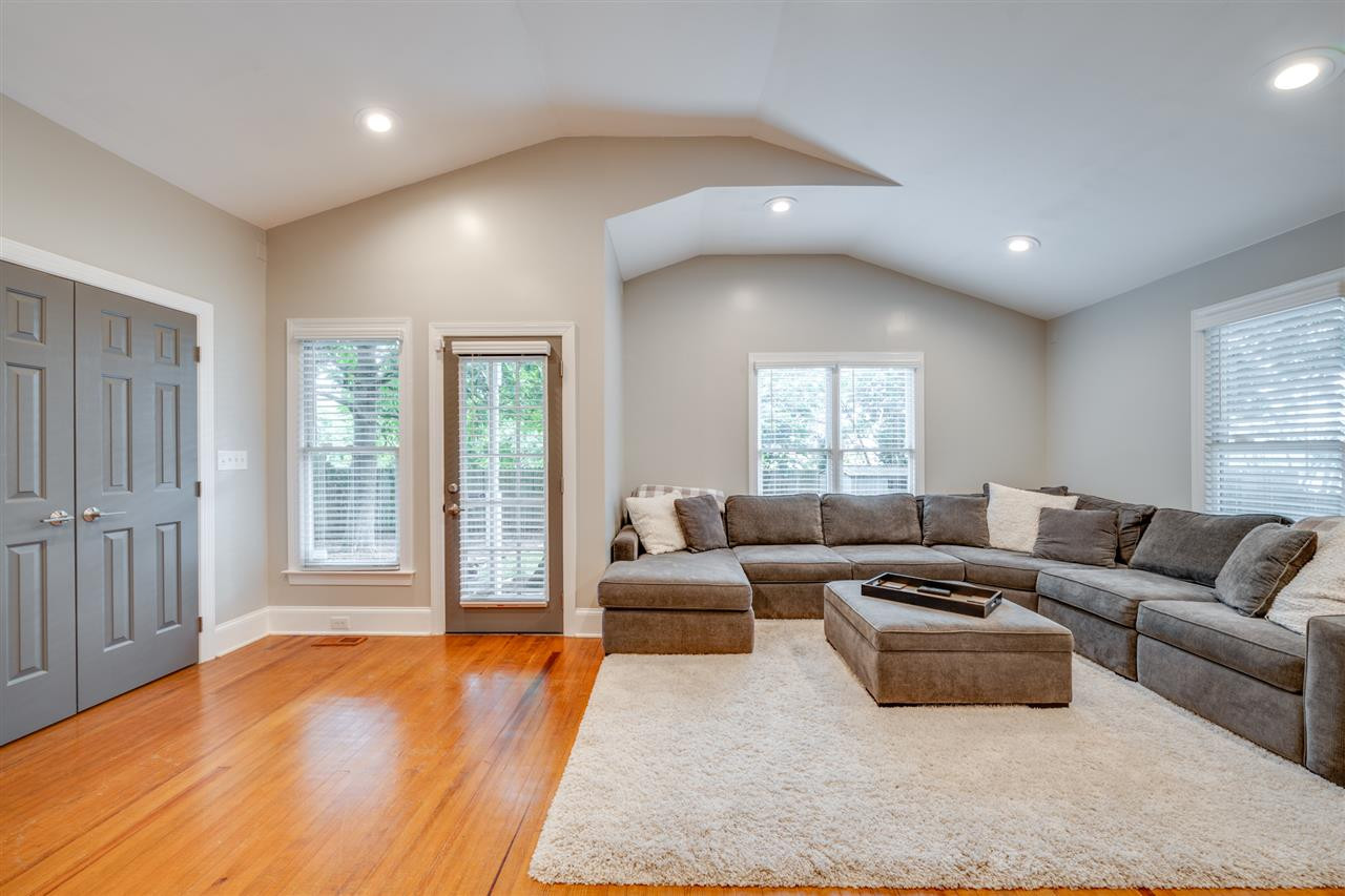 1528 Carson Street Raleigh, NC 27608 - Photo 5 of 28 Photo 5