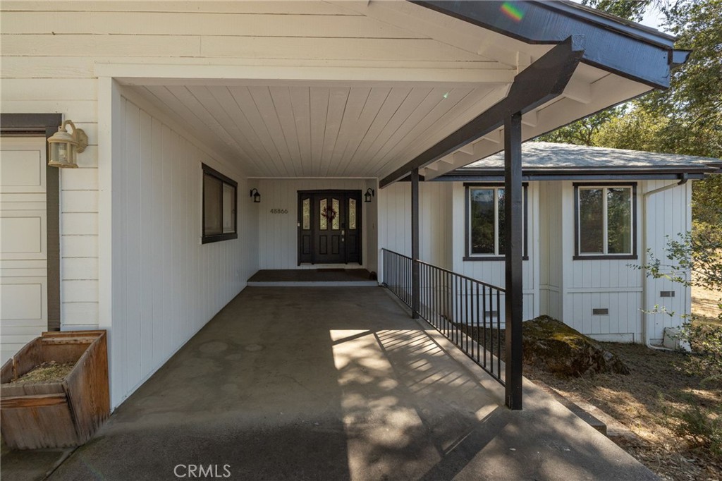 48866 Rock Point Road Oakhurst, CA 93644 - Photo 4 of 59
