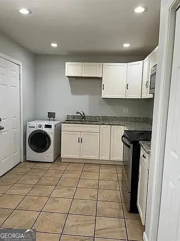 $1,300 | 2874 Cheney Street, Unit 1, East Point, GA 30344