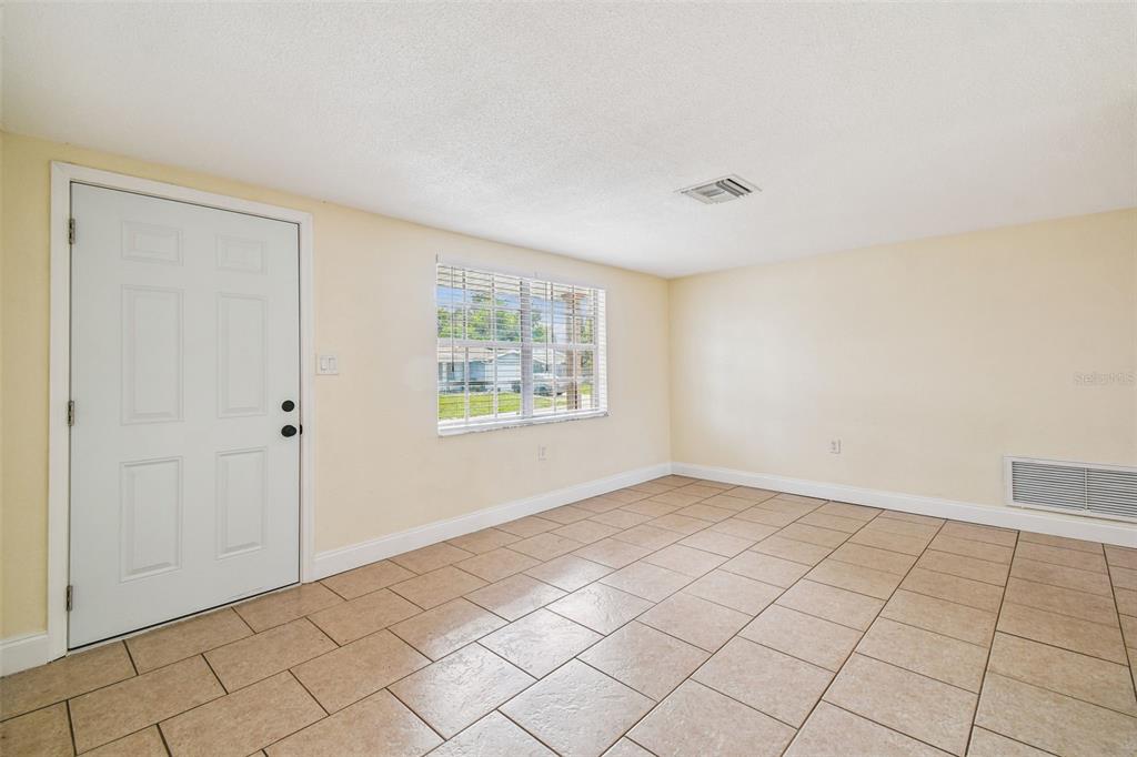 9411 Rainbow Lane Port Richey, FL 34668 - Photo 4 of 35 Gallery Image 4