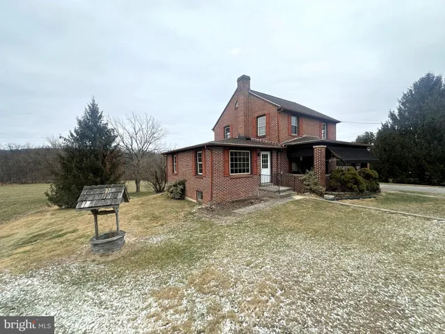 $295,000 | 6751 York Road, Spring Grove, PA 17362