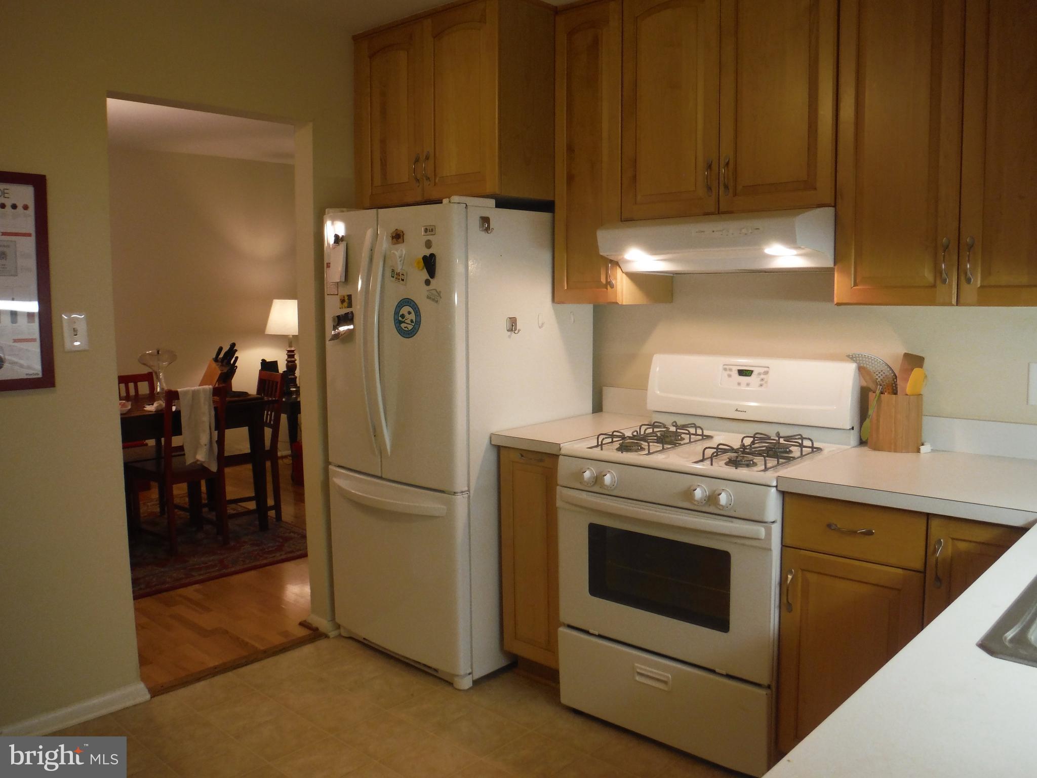 8105 Karl Road Alexandria, VA 22308 - Photo 2 of 20 Refrigerator has ice maker