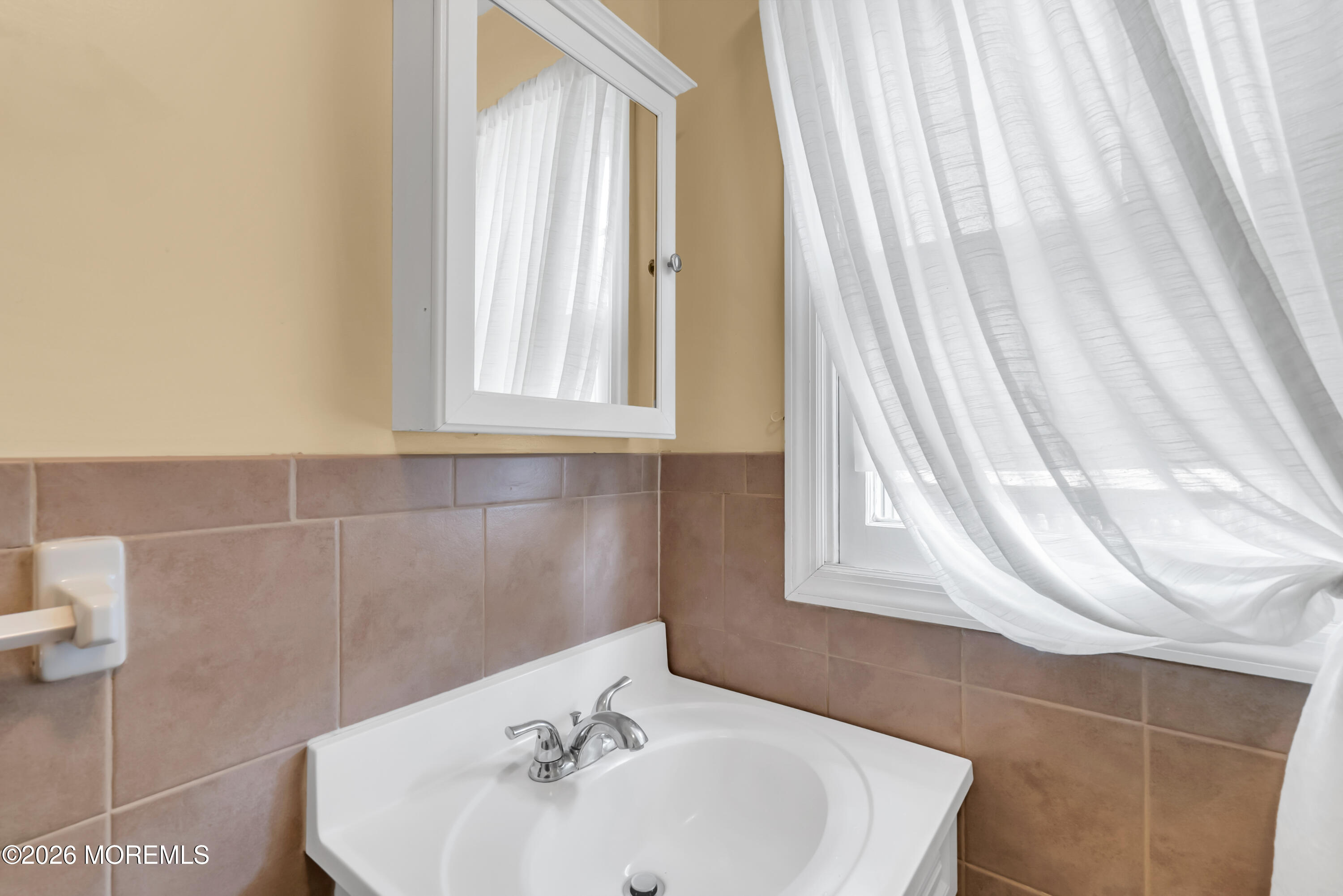 4 Middlesex Road Matawan, NJ 07747 - Photo 29 of 42 BATH IN FAMILY ROOM