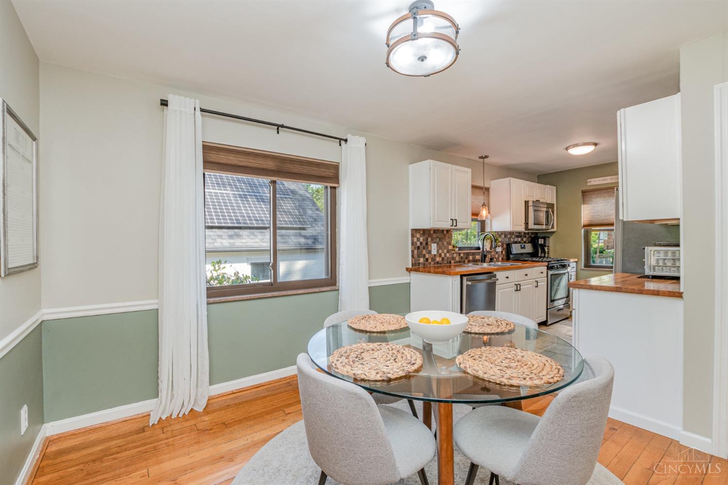 107 Bonham Road Wyoming, OH 45215 - Photo 7 of 35 Gallery Image 7