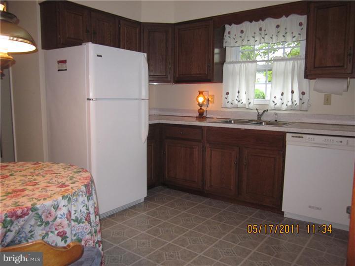 8402 Chippewa Road Philadelphia, PA 19128 - Photo 11 of 24 Kitchen