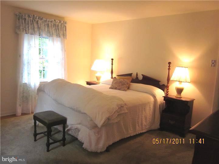 8402 Chippewa Road Philadelphia, PA 19128 - Photo 13 of 24 Bedroom - Main