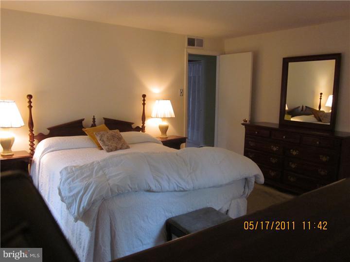 8402 Chippewa Road Philadelphia, PA 19128 - Photo 14 of 24 Bedroom - Main