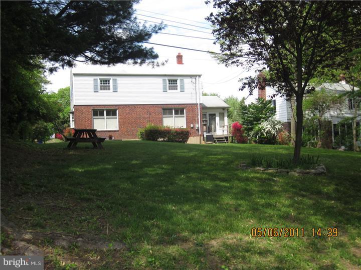 8402 Chippewa Road Philadelphia, PA 19128 - Photo 5 of 24 Exterior Back