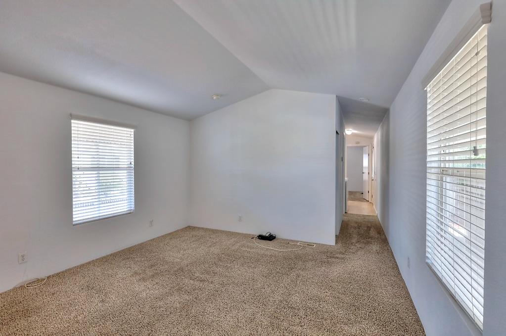 3506 Homestead Way Ceres, CA 95307 - Photo 17 of 39 an empty room with windows