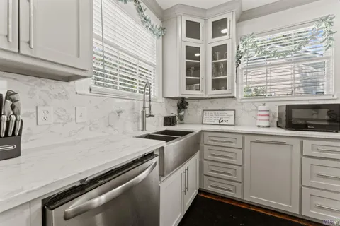 $605,000 | 3650 Perkins Road, Baton Rouge, LA 70808