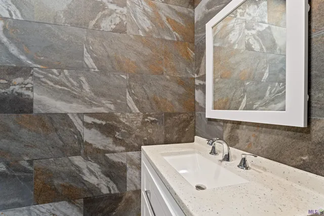 $605,000 | 3650 Perkins Road, Baton Rouge, LA 70808