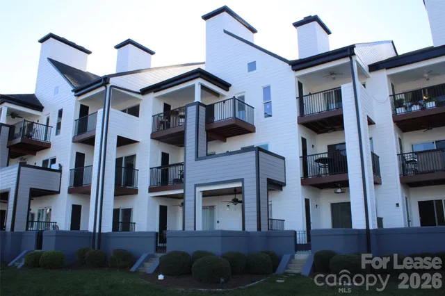 $2,700 | 18749 Vineyard Point Lane, Cornelius, NC 28031